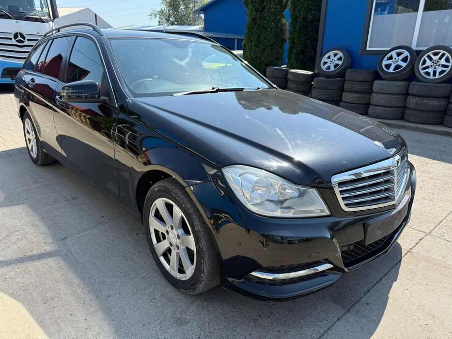 Bara / Capota / Faruri / Aripi / Usi / Haion / Triple Mercedes C-Class W204 Facelift Culoare 197 Negru Obsidian 2011-2015