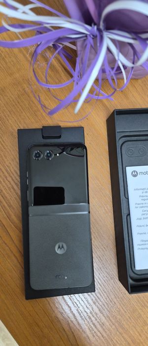 Моторола Razer 50