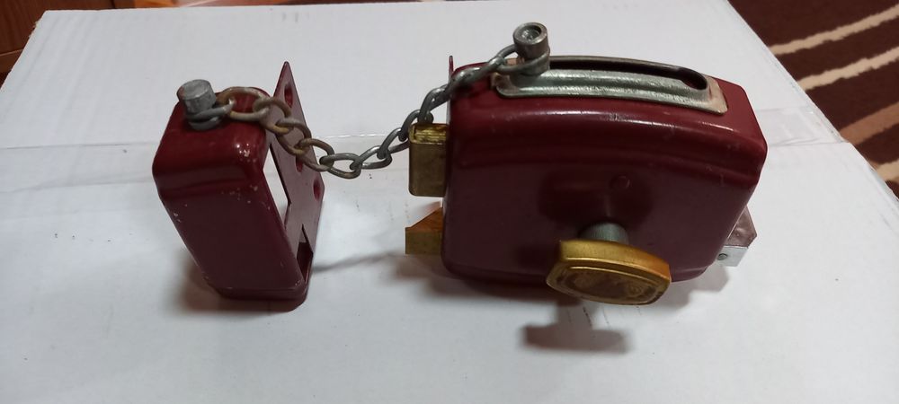 Катинар Queen заключваща система