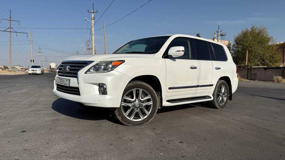 LEXUS LX570, 2013 йил идеал ҳолатда, двигател капитал таъмирланган