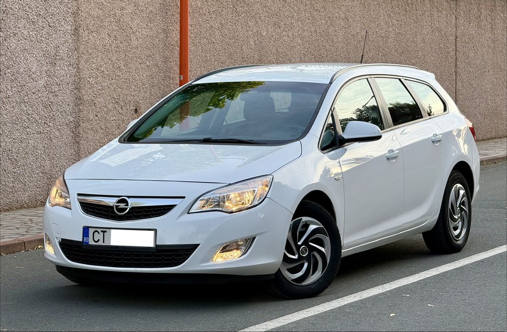 Opel Astra J , An Fabricatie 2012 , Stare Foarte Buna , Proprietar , 1.7 Diesel