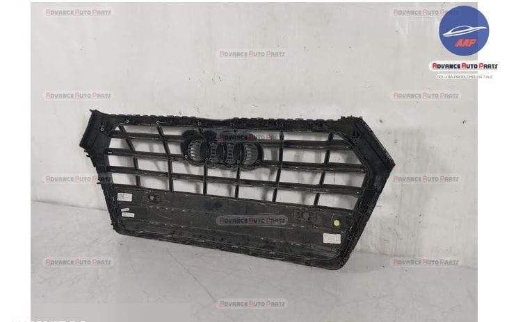 Ауди СКю5 / Audi SQ5 Оригинална централна решетка предна броня със сен