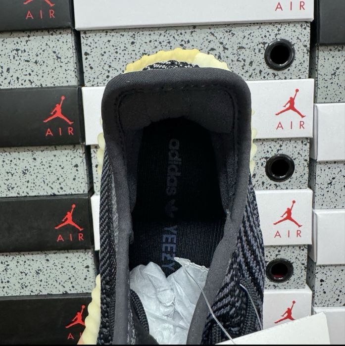 yeazzy 350 V2 Premium