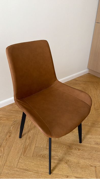 Продам стол и 2 стула