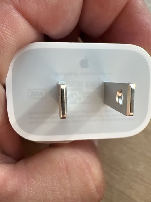 Incarcator Apple UK