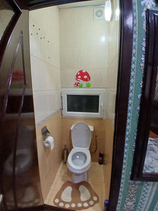 Uy sotiladi srochna!!!