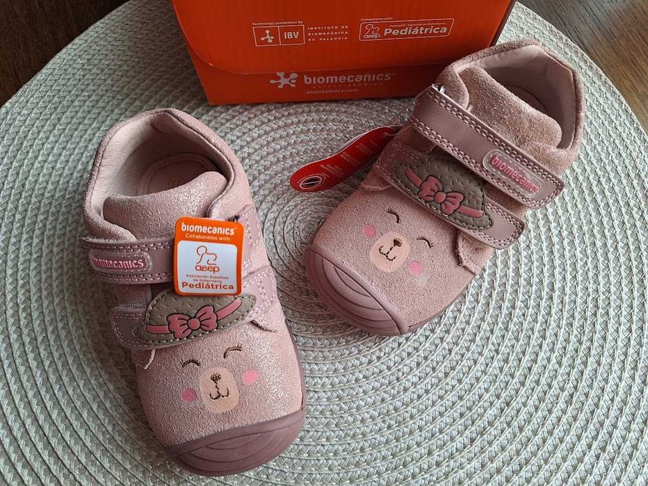 Нови обувки/сникърси на Biomecanics и Superfit, н. 21