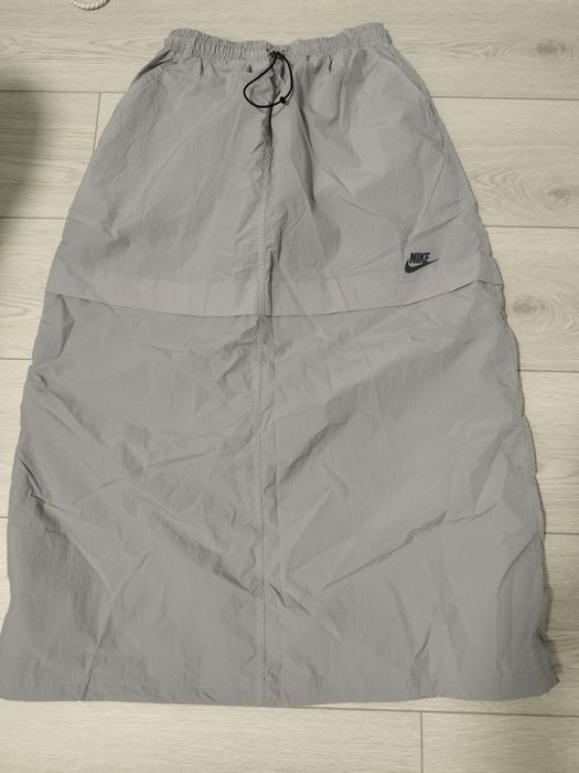 Дамска пола на Nike