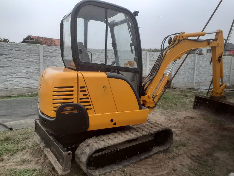 Miniexcavator,lucrari pt diverse sapaturi