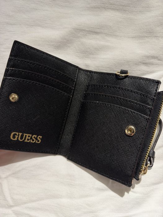 Дамски портфейл Guess
