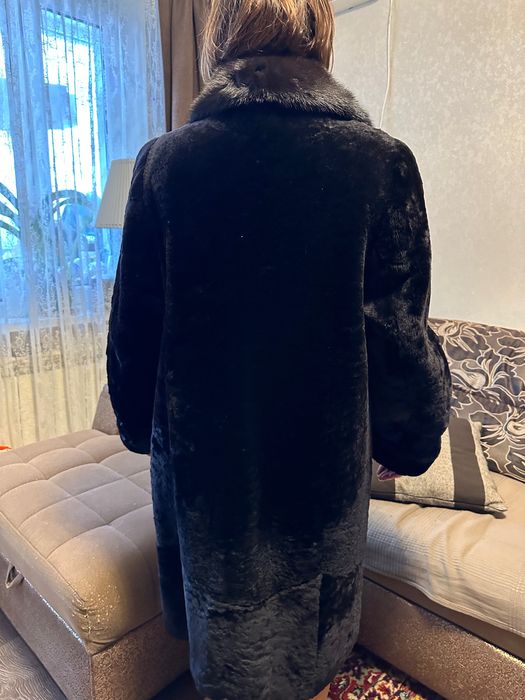 Шуба мутоновая с норковой отделкой