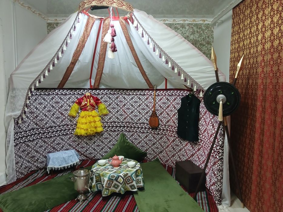 Аренда полу юрта, кыз ұзату, сырға салу, бесік той, құдалық.