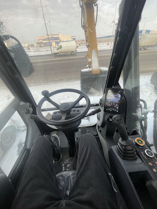 Колесный экскаватор LOVOL FW215F