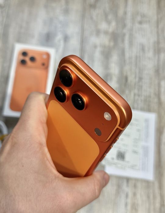 Iphone 17 Pro 256 GB - 100 % Battery Като Нов Гаранционен към Зора