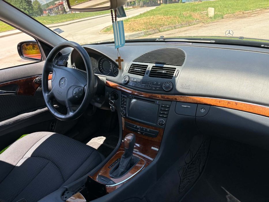 Mercedes-Benz E220 автомат