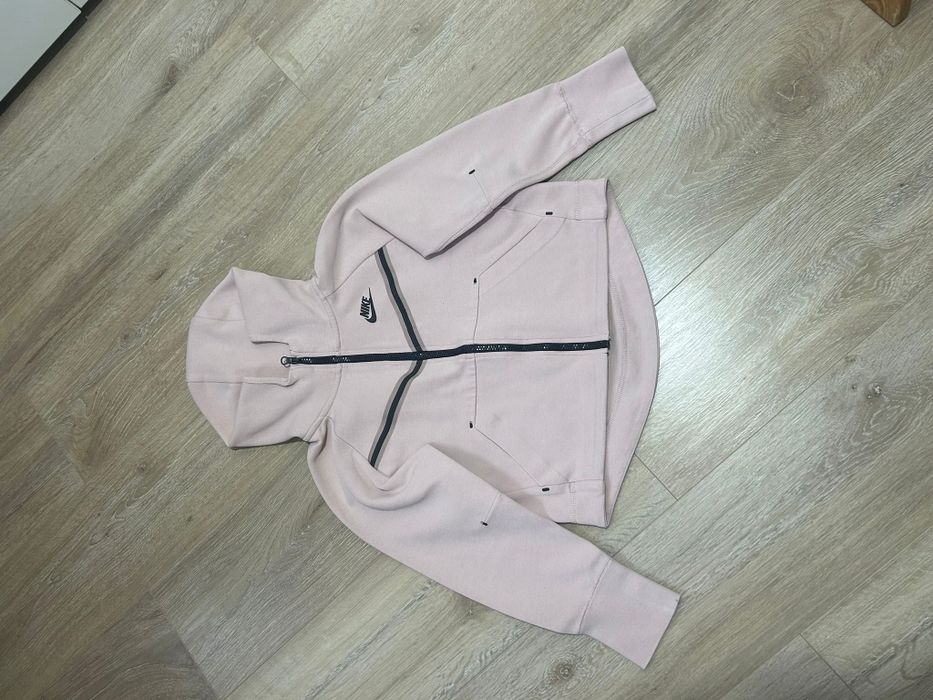Nike tech fleece roz de fete