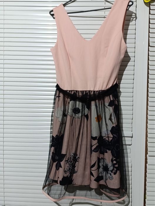 Елегантни роклии