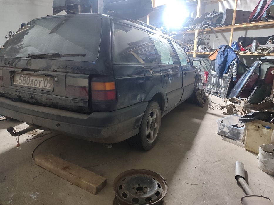 Запчасти на пассат Б3 универсал и седан