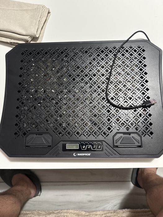 Cooler Laptop Rampage RGB