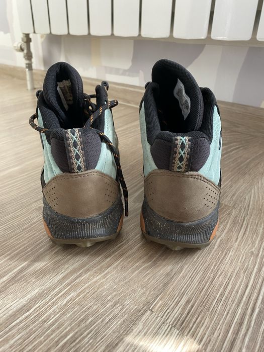 Женские треккинговые ботинки