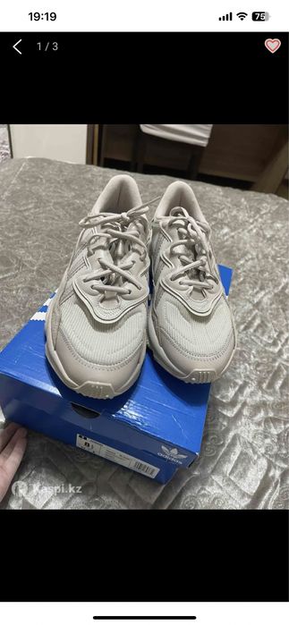 Кроссовки Adidas Ozweego