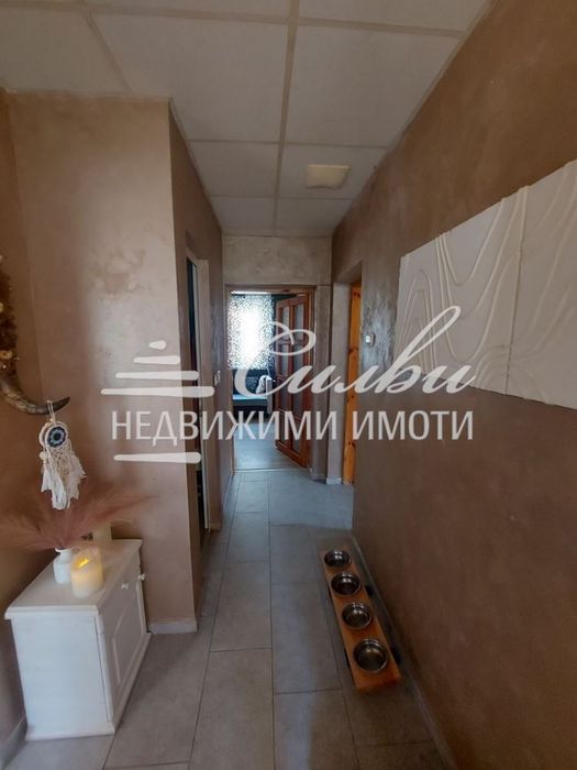 Етаж от ТУХЛЕНА къща на плоча с ГАРАЖ - кв. ПОЖАРНАТА!