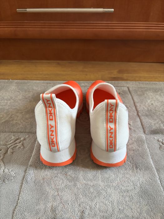 Кроссовки женские DKNY