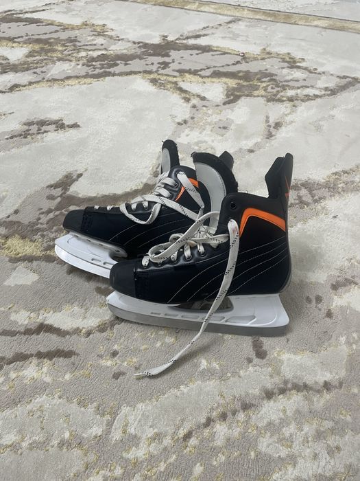 Коньки хорошим сост