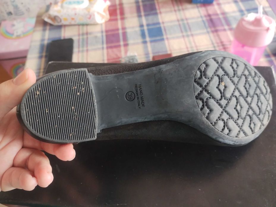 Неразличими от нови обувки