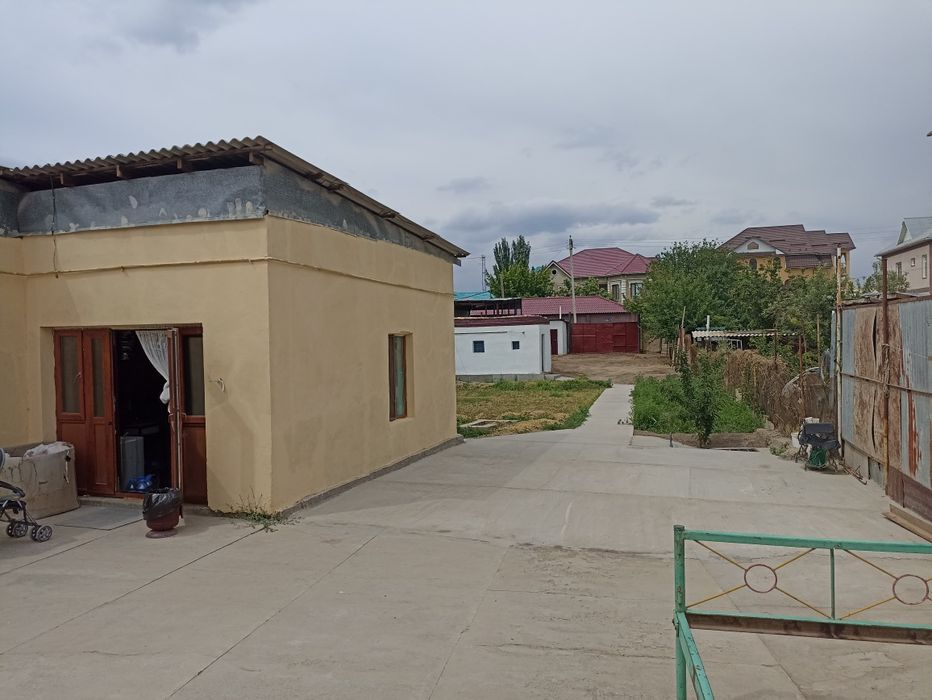 Продается дом в центре города.