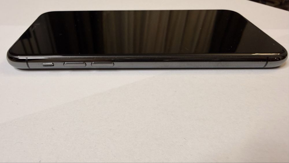 iPhone 11 pro 64 gb 80% baterie