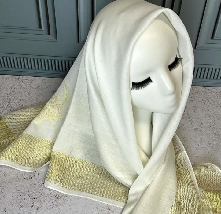 Платок бриллиант,белого цвета