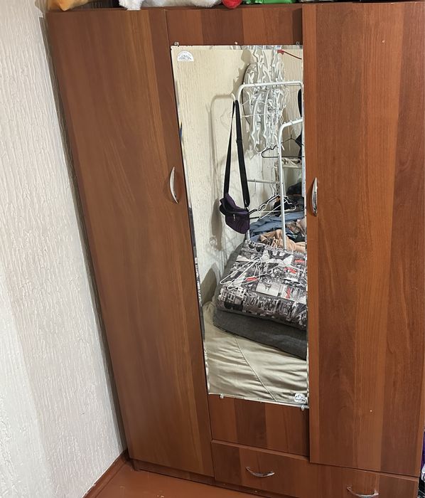 Шкаф и Зеркало в подарок.