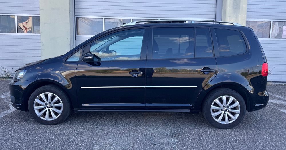VOLKSWAGEN Touran 2011 — imagine 3