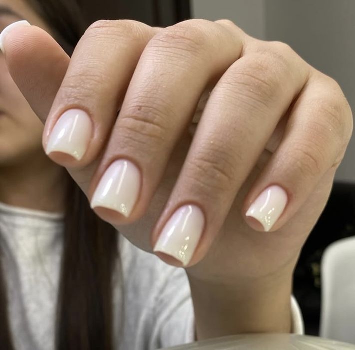 Маникюр и наращивание ресниц