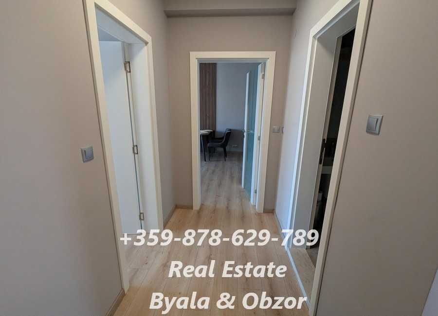 Обзаведен двустаен апартамент с морска гледка на първа линия