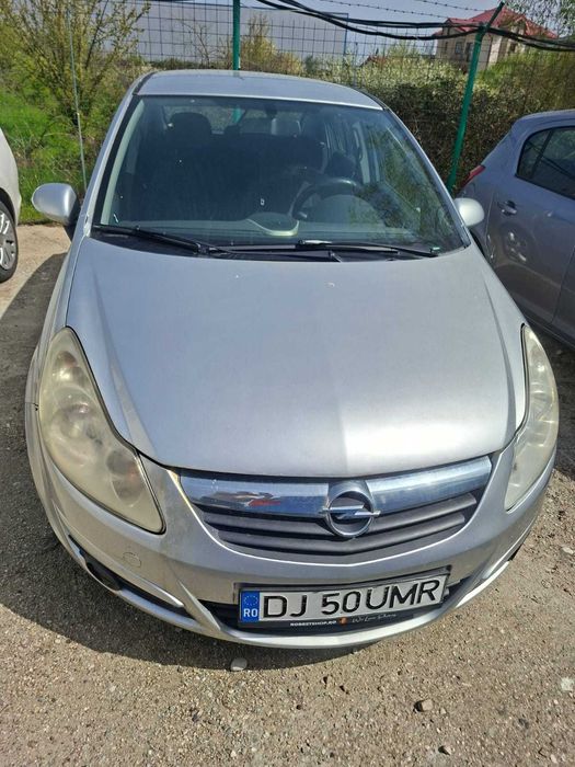 Opel Corsa 2007, 1,4 benzina, pret 1.300 euro