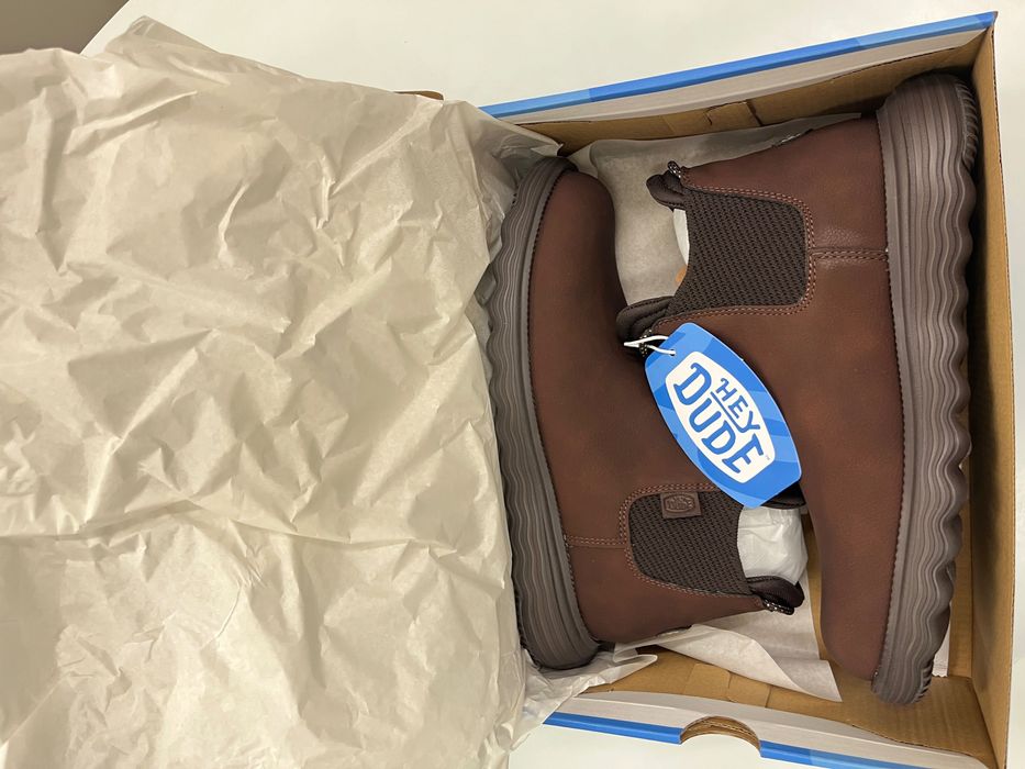 Нови боти HEY DUDE