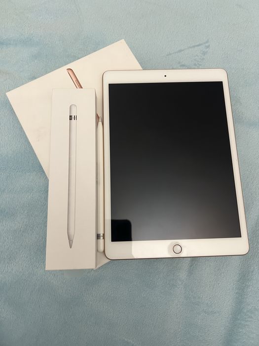 Продаю Ipad 7 с apple pencil