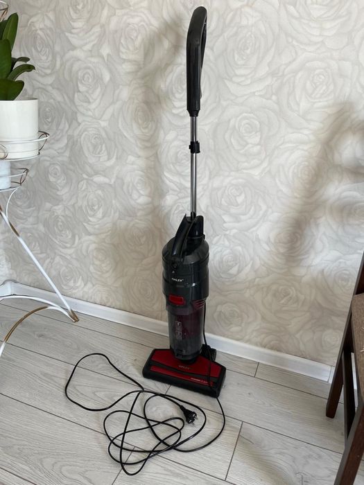 Продам пылесос вертикальный