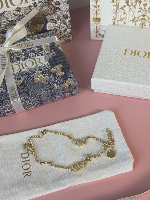 Дамска Гривна Dior Златна Звездичка