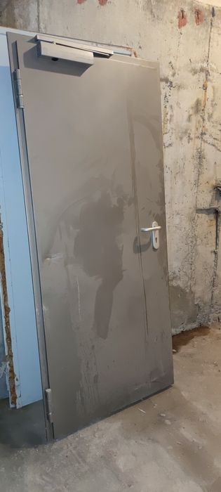 Продавам новa Hörmann Металнa Противопожарна Врата мазета складове