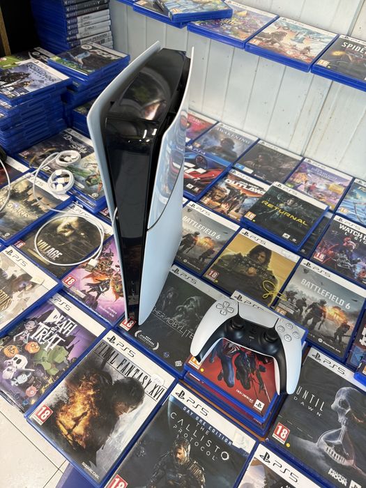 PlayStation 5 Slim Digital impecabil cu garanție