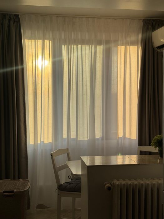 Proprietar, Închiriez garsoniera Titan