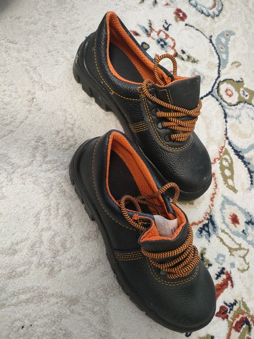 Рабочий обувь. 39 лето