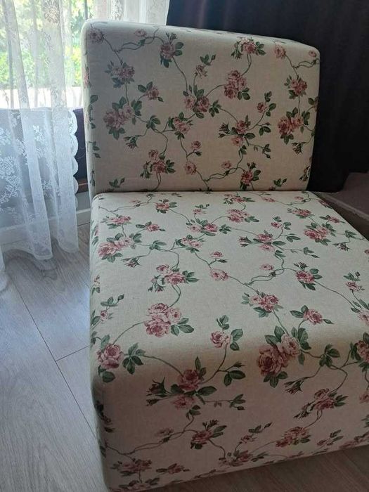 Vând fotoliu fără brațe model vintage în stare foarte bună, preț negociabil