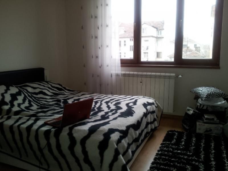 Дава се под наем Двустаен апартамент в София, Център - 63 кв.м за 425 € - Снимка #3