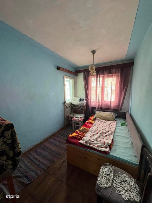 De vanzare apartament cu 4 camere, 2 bai si 2 balcoane, etajul 1, 70mp