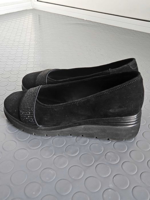 Обувки на лека платформа