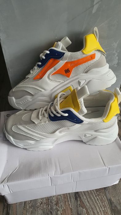 Маратонки 39 номер